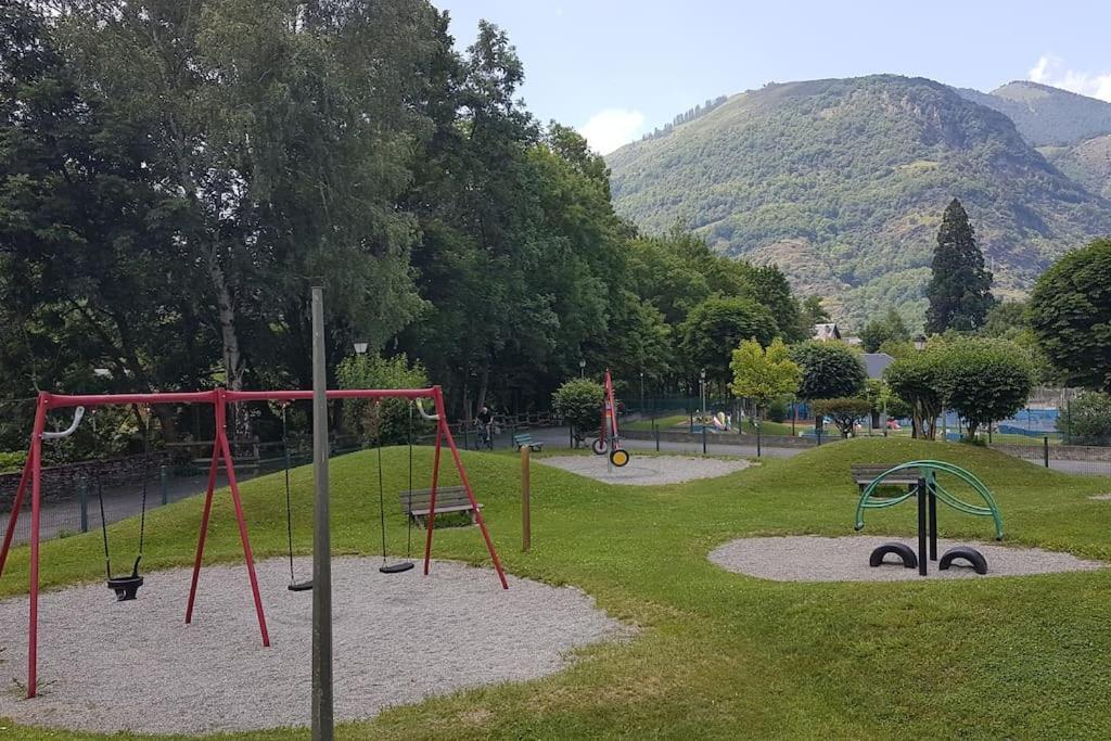 Grand T2 Calme Et Cosy Au « Pyrenees Palace » Bagnères-de-Luchon 外观 照片